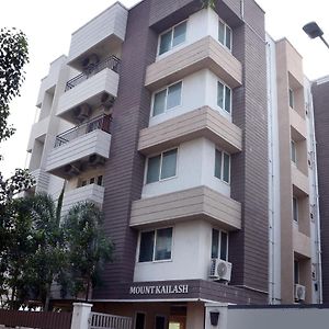 Hotel Mount Kailash Suites